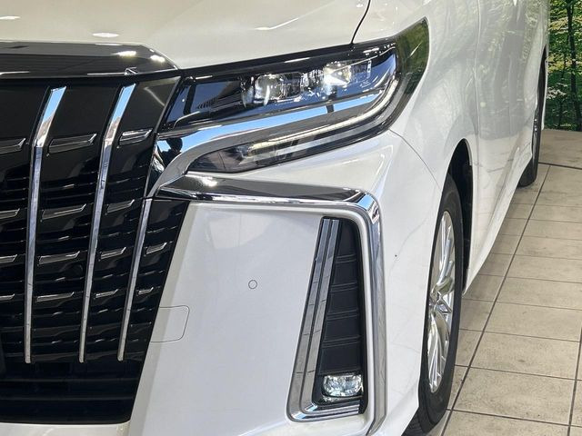 【シーケンシャルターンランプ付きLEDヘッドライト】人気の『流れるウィンカー』付きのLEDヘッドライトを装備♪高級感はもちろん、点灯時は存在感たっぷりで他車からも認識されやすく安心です。