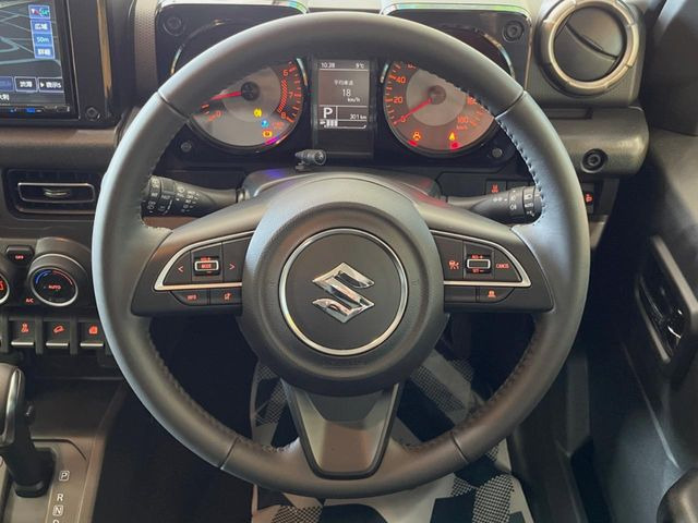 �y�����v�����X�e�A�����O�z�㎿�Ȋv���g�p���邱�ƂŁA��ɂ����������݂ƂĂ��^�]���₷���n���h���ł���