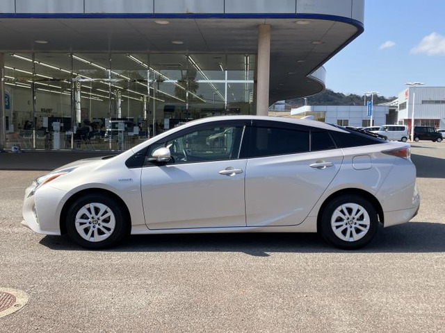 プリウス1.8 S セーフティ プラス