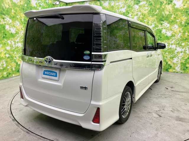 ヴォクシー1.8 ハイブリッド ZS 煌