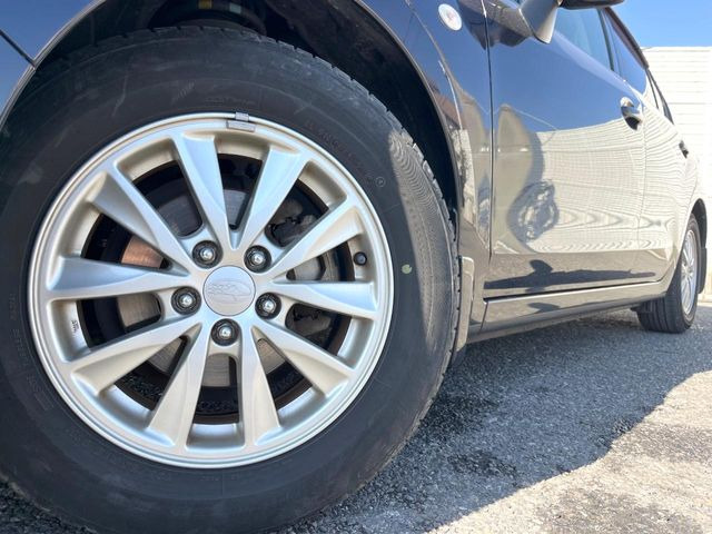 �y����15�C���`�A���~�z�C�[���z�O�ςɃ}�b�`���������A���~�z�C�[���𑕒����Ă���܂��B�e��ЊO�A���~�z�C�[����A�X�^�b�h���X�^�C�����戵�����Ă���܂��B���񂲑��k����������