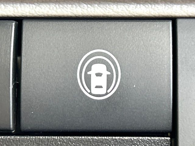 �y�C���e���W�F���gLI�z���s���̎Ԑ�����͂ݏo�������Ȏ��A�x�����Ƌ��ɃX�e�A�����O�ƃu���[�L�𐧌䂵�A�Ԑ����𑖍s����l�ɃA�V�X�g�B�����S�ȉ^�]���T�|�[�g���Ă���܂�!