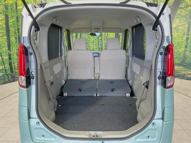 ���i�̂���������ʋ΁A���}���ɏ\���ȉ׎��X�y�[�X���m�ۂ��Ă���܂��B�Z�J���h�V�[�g��|���ƁA�傫�ȉו��̐ύڂ��\�ł���