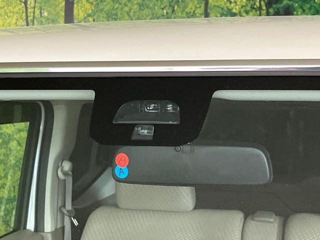 �y�z���_�Z���V���O�z���s���ɑO���̎ԗ�����F�����A�Փ˂������Ȏ��͌x��ƃu���[�L�ŏՓˉ���Ɣ�Q�y�����A�V�X�g�B�����S�Ƀh���C�u�����y���݂��������܂��B