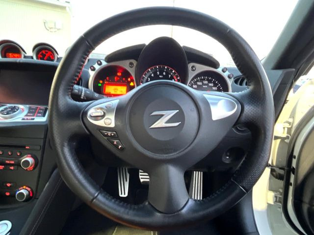 �y�����v�����X�e�A�����O�z�㎿�Ȋv���g�p���邱�ƂŁA��ɂ����������݂ƂĂ��^�]���₷���n���h���ł���