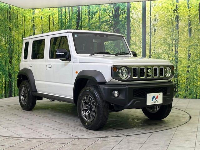 高透明度のガラス皮膜で撥水はもちろん、上質なツヤ・光沢を実現。紫外線や酸性雨から大切な愛車を保護し、色あせ・劣化を防止。「弾スプラッシュコート」、「弾プリミッサコート」からお選びいただけます。