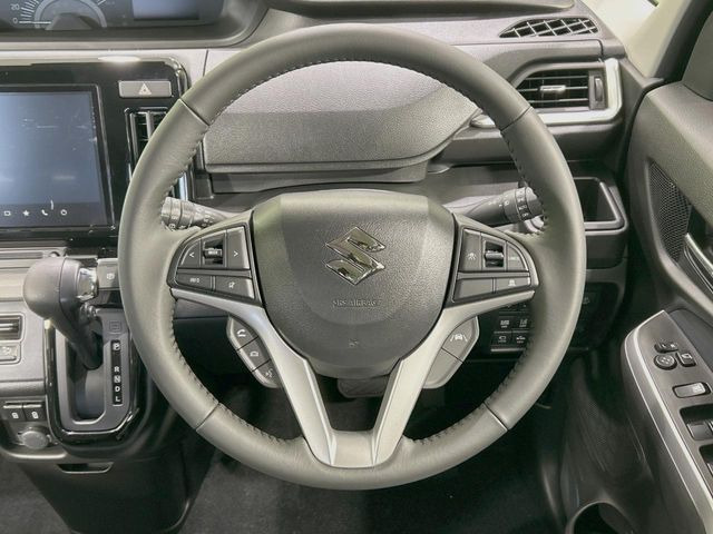 �y�X�e�A�����O�X�C�b�`�z�^�]���A�O������ڐ������炷���ƂȂ��A�I�[�f�B�I���̑��삪�\�ȕ֗��@�\!���S&���K�ȃh���C�u�����o���Ă���܂���