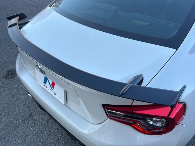 �y�����X�|�C���[�z�X�|�[�c�J�[�炵�����O�b�ƈ����������X�|�C���[�𑕒��􍂑����s���̃X�^�r���e�B(���s���萫)����ɖ𗧂��܂��B