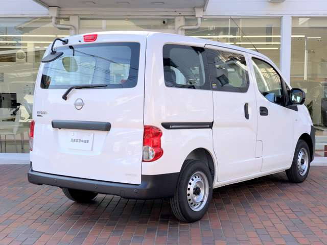 NV200バネットバン1.6 DX