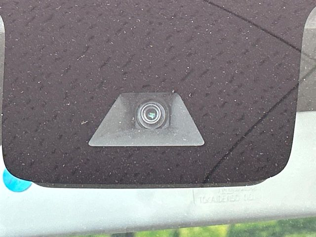 �y�C���e���W�F���g�G�}�[�W�F���V�[�u���[�L�z�t�����g�J�����őO���̎ԗ�����s�҂����m�B�Փ˂������Ȏ��͏Փ˔�Q�y���u���[�L���쓮�A�Փˉ�����T�|�[�g�B�����S�Ƀh���C�u�����y���݂��������܂��B