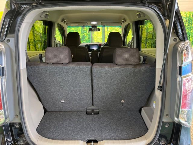 ���i�̂���������ʋ΁A���}���ɏ\���ȉ׎��X�y�[�X���m�ۂ��Ă���܂��B�Z�J���h�V�[�g��|���ƁA�傫�ȉו��̐ύڂ��\�ł���