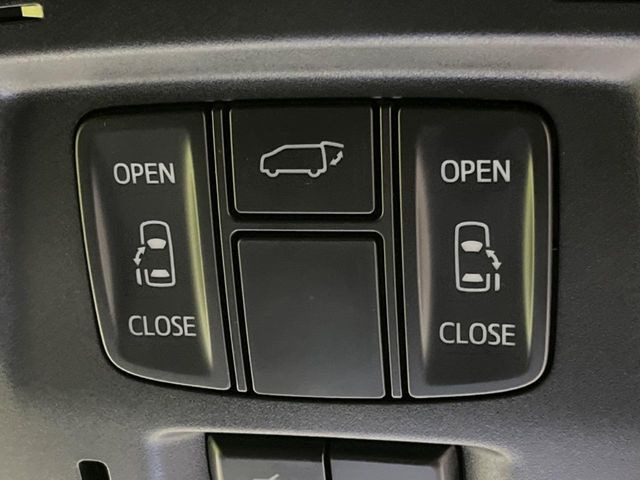 �y�����X���C�h�h�A�z���ԏ�ŗׂ̎ԂƂ̊Ԋu���������ɂ������A�X���C�h�h�A�Ȃ���S!�h�A�I�[�v������������炸�A�J�������L���̂ŏ��~�肪�Ƃ��Ă��ȒP�ł��B�傫�ȉו��̏o���������Ȃ���\��