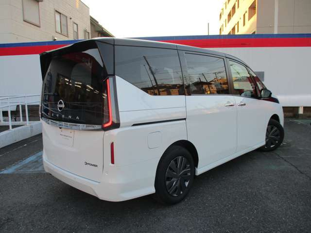 セレナ1.4 e-POWER XV