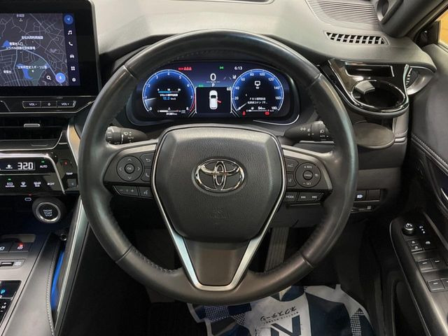 �y�����v�����X�e�A�����O�z�㎿�Ȋv���g�p���邱�ƂŁA��ɂ����������݂ƂĂ��^�]���₷���n���h���ł���