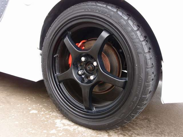 �e��I�[�g���[���戵�����B�ʏ�I�[�g���[���Œ�120�񂩂�A���R�ԍό^120��܂ŁA���q�l�̃j�[�Y�ɍ��������x�����@�����ē������Ă������܂��B�R���Ɏ��M�̖������q�l�����C�y�ɂ����k�������܂�