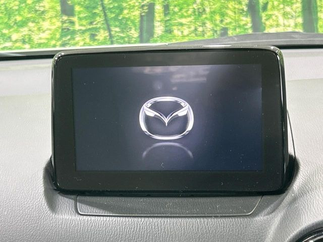 �y�}�c�_�R�l�N�g�i�r�z�ԓ��̕��͋C�Ƀ}�b�`������̌^�^�C�v�̃i�r�B�e����q�ݒ��Bluetooth�Đ����A�l�X�ȋ@�\���y���߂܂��B�����I�ȃ_�C�������삪�\�ŁA�g��������ǍD�ł��B