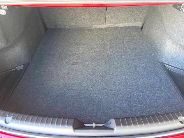 ���i�̂���������ʋ΁A���}���ɏ\���ȉ׎��X�y�[�X���m�ۂ��Ă���܂��B