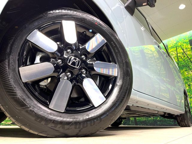 �y�����A���~�z�C�[���z�O�ςɃ}�b�`���������A���~�z�C�[���𑕒����Ă���܂��B�e��ЊO�A���~�z�C�[����A�X�^�b�h���X�^�C�����戵�����Ă���܂��B���񂲑��k����������