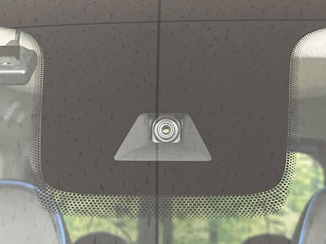 �y�O�He-Assist�z���s���ɑO���̎ԗ�����F�����A�Փ˂������Ȏ��͌x��ƃu���[�L�ŏՓˉ���Ɣ�Q�y�����A�V�X�g�B�����S�Ƀh���C�u�����y���݂��������܂��B