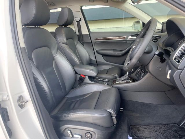 ���O��:�������Ƃ����h���C�o�[�X�y�[�X�ŁA�����Ԃ̉^�]�ł����K�ɂ��߂������������܂��B