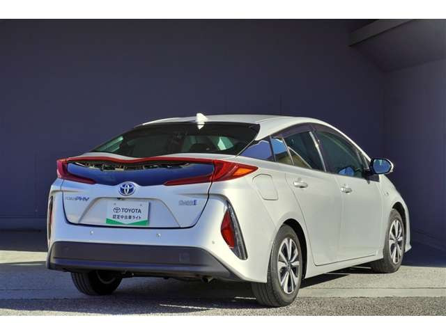 プリウスPHV1.8 A