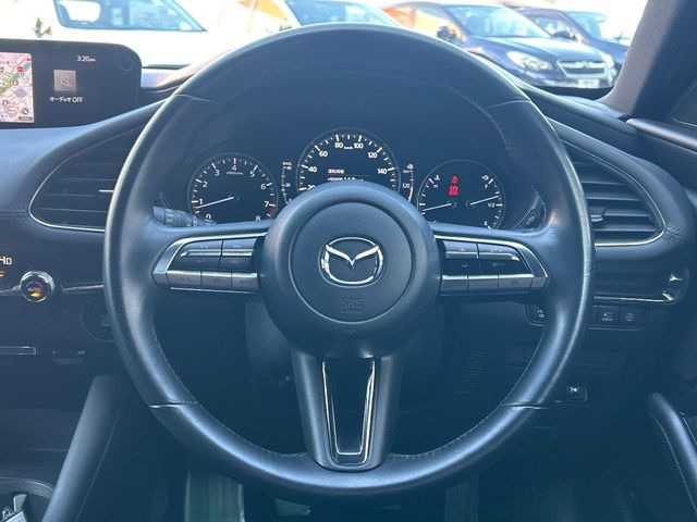 �y�����v�����X�e�A�����O�z�㎿�Ȋv���g�p���邱�ƂŁA��ɂ����������݂ƂĂ��^�]���₷���n���h���ł���