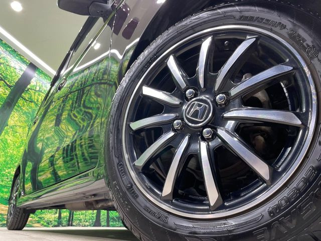 �y����14�C���`�A���~�z�C�[���z�O�ςɃ}�b�`���������A���~�z�C�[���𑕒����Ă���܂��B�e��ЊO�A���~�z�C�[����A�X�^�b�h���X�^�C�����戵�����Ă���܂��B���񂲑��k����������