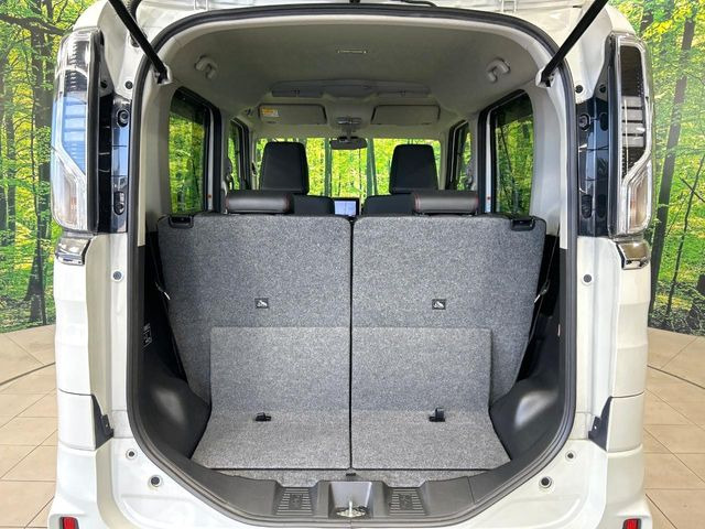 ���i�̂���������ʋ΁A���}���ɏ\���ȉ׎��X�y�[�X���m�ۂ��Ă���܂��B�Z�J���h�V�[�g��|���ƁA�傫�ȉו��̐ύڂ��\�ł���