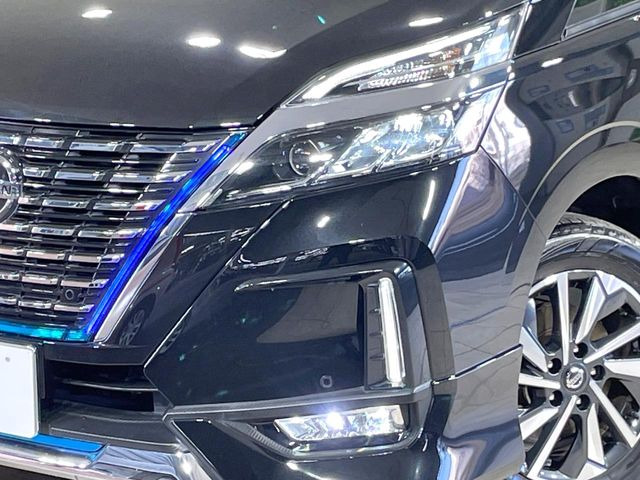 �yLED�w�b�h���C�g�z���V����ԑ��s�����ǍD�Ȏ��E���m�ۂ����S���ĉ^�]�ł��鍂�P�xLED�w�b�h���C�g�𑕔�!�_�����x�������A����d�͂��}�����Ă��܂��B