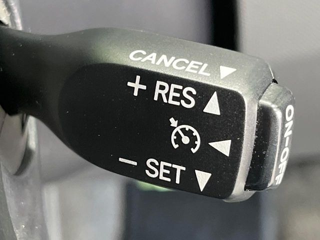 �y�N���[�Y�R���g���[���z�������H�����N���N���s�B�A�N�Z���𗣂��Ă���葬�x�ő��s���ł��A�������^�]���̕��S���y��!�����E�������ȒP�ȃX�C�b�`����Œ����ł��܂��B