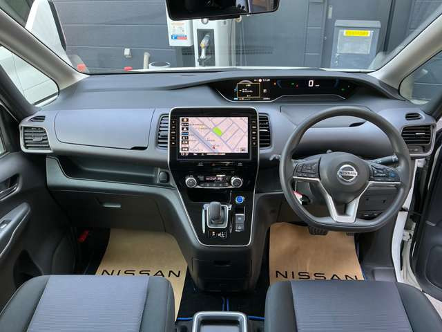 セレナ1.2 e-POWER XV