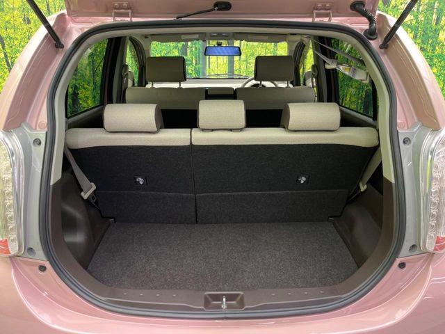 ���i�̂���������ʋ΁A���}���ɏ\���ȉ׎��X�y�[�X���m�ۂ��Ă���܂��B�Z�J���h�V�[�g��|���ƁA�傫�ȉו��̐ύڂ��\�ł���