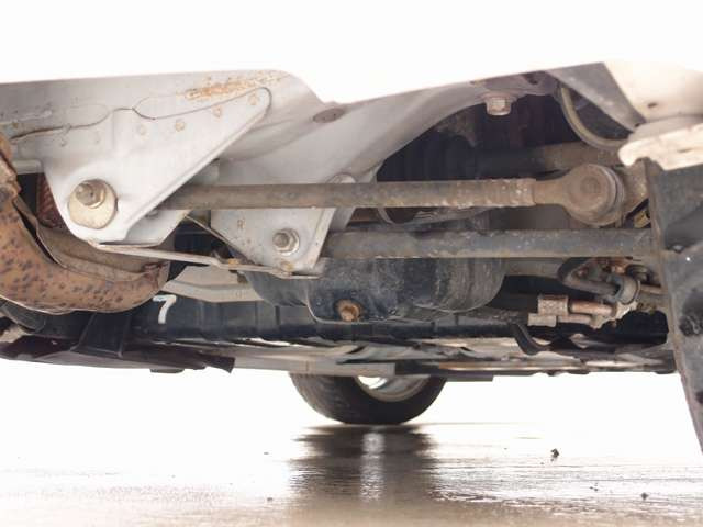 �l�C��MR-S�J�X�^���ԗ��̓��ɁB�t�@�C�i���G�f�B�V�����J���[�̐ԃK���X�y�ɒ��ւ��ς݂ƂȂ�A�����t���G�G�A���AA-TECH17AW�ALED�w�b�h���C�g�Ȃǂ̏[�������Ƀg�����N�p�l���J�o�[���S�ėL