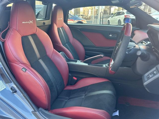 �y�n�[�t���U�[�V�[�g�z�������ƍ���S�n�𗼗������l�C�̃V�[�g���w�ʁE���ʂ̓X�G�[�h���ƂȂ��Ă���A���G��⊊��ɂ����ɗD��Ă��܂��B�C���╞���ɍ��E���ꂸ���K�ɂ���肢�������܂��B