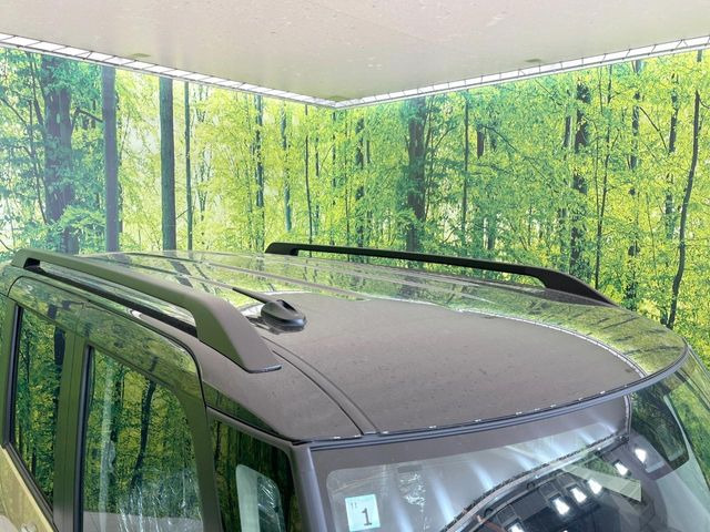 【ルーフレール】外観の魅力を引き立てるとともに、ウィンタースポーツや釣り、ロードバイク等で使う各種ギアを積むキャリア取り付けベースに!アクティブなカーライフを楽しむには必須の装備ですね!