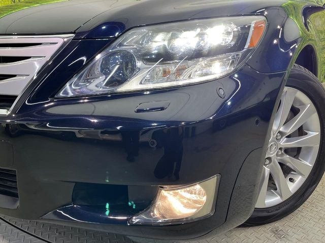 �yLED�w�b�h���C�g�z���V����ԑ��s�����ǍD�Ȏ��E���m�ۂ����S���ĉ^�]�ł��鍂�P�xLED�w�b�h���C�g�𑕔�!�_�����x�������A����d�͂��}�����Ă��܂��B