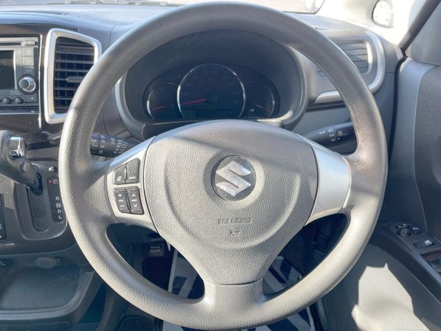 �y�X�e�A�����O�X�C�b�`�z�^�]���A�O������ڐ������炷���ƂȂ��A�I�[�f�B�I���̑��삪�\�ȕ֗��@�\!���S&���K�ȃh���C�u�����o���Ă���܂���