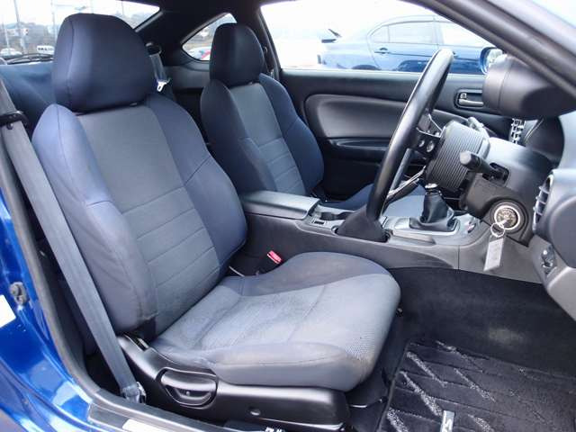 人気のBRIDE製やRECARO製などのスポーツシートもお得な金額にてお取り付け可能です。フルバケットシートからセミバケットシートまで、お気軽に047-492-4000までお問い合わせ下さいませ