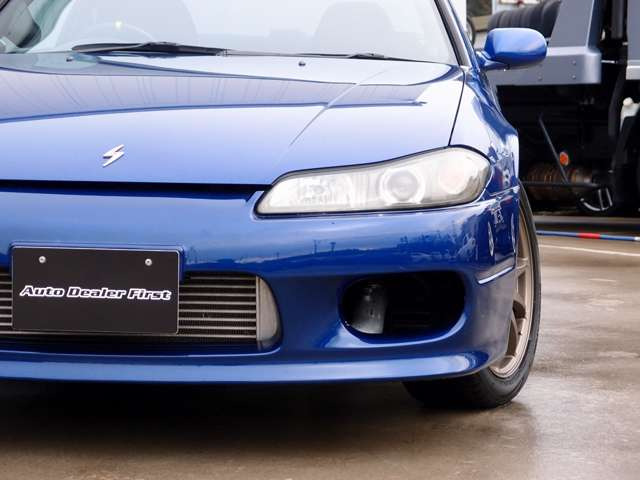 人気のS15シルビア スペックRの入庫!元日産ディーラー整備士の方が所有され、走行18万km時には腰上オーバーホール済!令和3年セルモーター交換、令和5年ラックアンドピニオン交換、過去整備記録簿9枚有