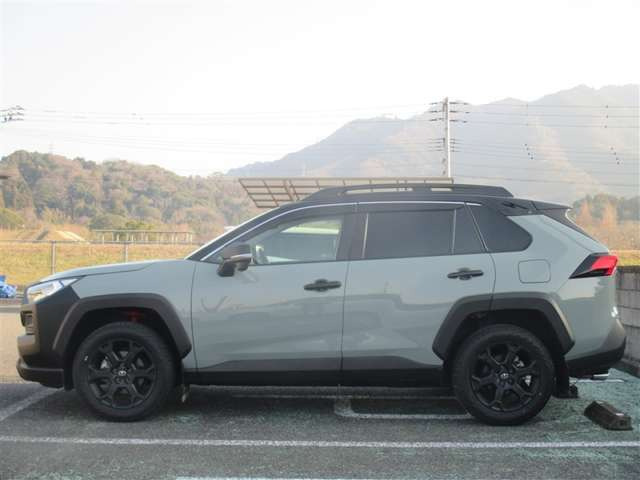 RAV42.0 アドベンチャー オフロードパッケージ II 4WD