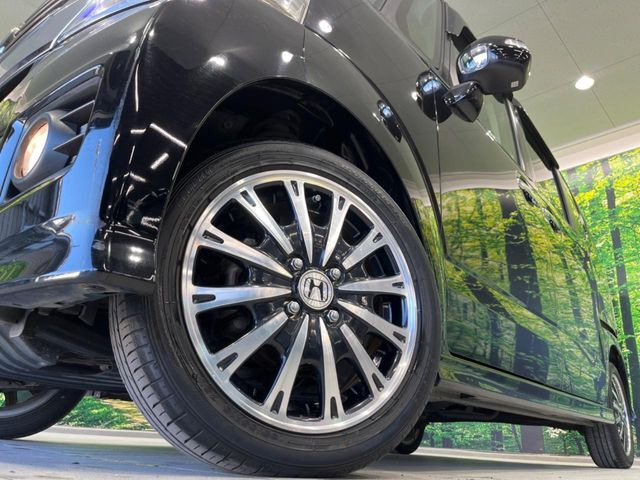 �y����15�C���`�A���~�z�C�[���z�O�ςɃ}�b�`���������A���~�z�C�[���𑕒����Ă���܂��B�e��ЊO�A���~�z�C�[����A�X�^�b�h���X�^�C�����戵�����Ă���܂��B���񂲑��k����������