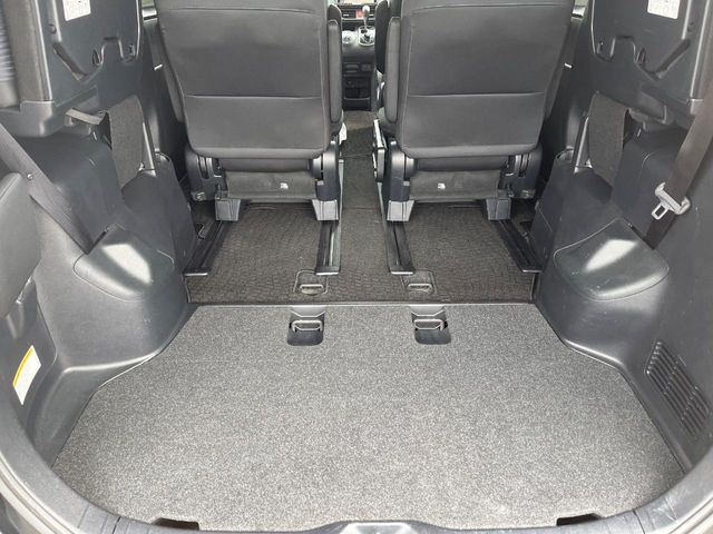 ���i�̂���������ʋ΁A���}���ɏ\���ȉ׎��X�y�[�X���m�ۂ��Ă���܂��B