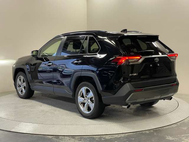 人気の車種が勢ぞろい!各メーカー 最新人気車がラインナップ!見て触って選べる展示場です!