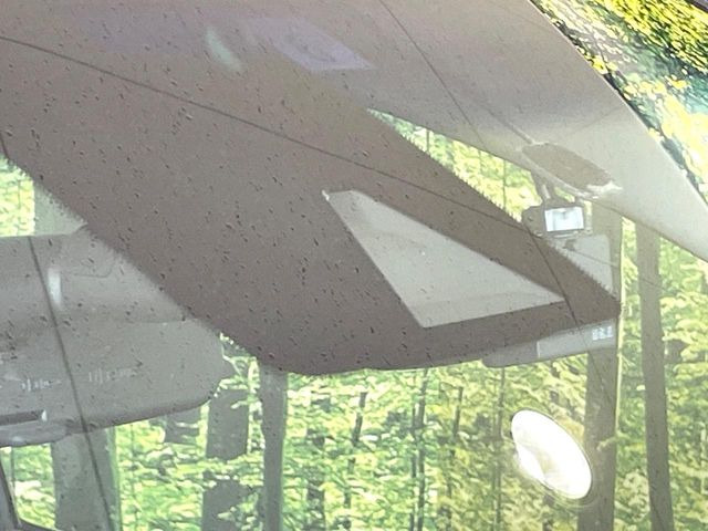 �y�C���e���W�F���g�G�}�[�W�F���V�[�u���[�L�z�t�����g�J�����őO���̎ԗ�����s�҂����m�B�Փ˂������Ȏ��͏Փ˔�Q�y���u���[�L���쓮�A�Փˉ�����T�|�[�g�B�����S�Ƀh���C�u�����y���݂��������܂��B