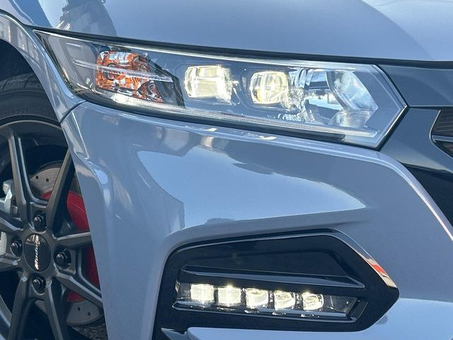 �yLED�w�b�h���C�g�z���V����ԑ��s�����ǍD�Ȏ��E���m�ۂ����S���ĉ^�]�ł��鍂�P�xLED�w�b�h���C�g�𑕔�!�_�����x�������A����d�͂��}�����Ă��܂��B