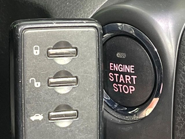 �y�A�N�Z�X�L�[&�v�b�V���X�^�[�g�z�J�o����|�P�b�g�ɓ��ꂽ�܂܂ł��h�A�̎{���E�������\�ȃX�}�[�g�L�[�𑕔��B�G���W���̃I���E�I�t�����J�M�����o���K�v�������A�{�^�����v�b�V�����邾����OK��