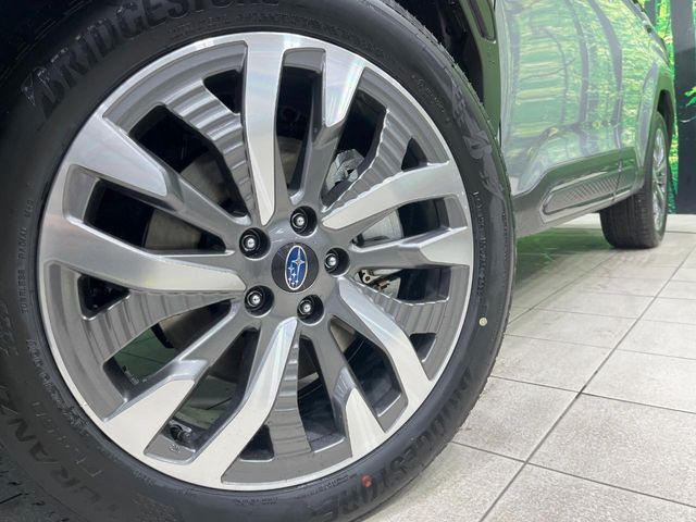 �y����19�C���`�A���~�z�C�[���z�O�ςɃ}�b�`���������A���~�z�C�[���𑕒����Ă���܂��B�e��ЊO�A���~�z�C�[����A�X�^�b�h���X�^�C�����戵�����Ă���܂��B���񂲑��k����������