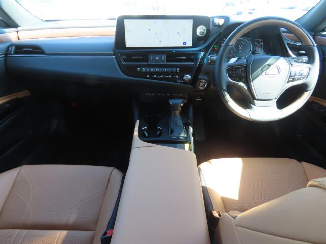 ���O���̐��|�E�K���X�n�{�f�B�R�[�e�B���O��CAR�N���[�j���O���Ǝ҂��{�H�������܂��̂ő�ϐ����B�I���b�N�X�����Ԃł݂͂Ȃ��܂ɉ��K�ȃh���C�u�����񑩁B