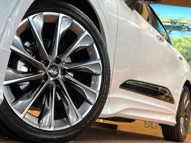 �y����21�C���`�A���~�z�C�[���z�O�ςɃ}�b�`���������A���~�z�C�[���𑕒����Ă���܂��B�e��ЊO�A���~�z�C�[����A�X�^�b�h���X�^�C�����戵�����Ă���܂��B���񂲑��k����������