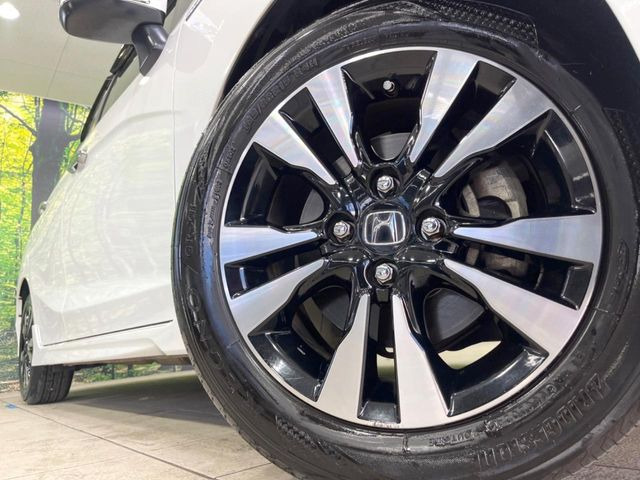 �y����15�C���`�A���~�z�C�[���z�O�ςɃ}�b�`���������A���~�z�C�[���𑕒����Ă���܂��B�e��ЊO�A���~�z�C�[����A�X�^�b�h���X�^�C�����戵�����Ă���܂��B���񂲑��k����������